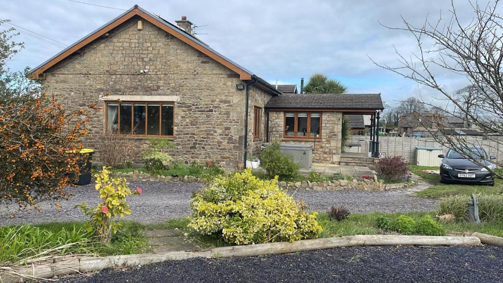 Cockerham Bed & Breakfast | Batty lodge