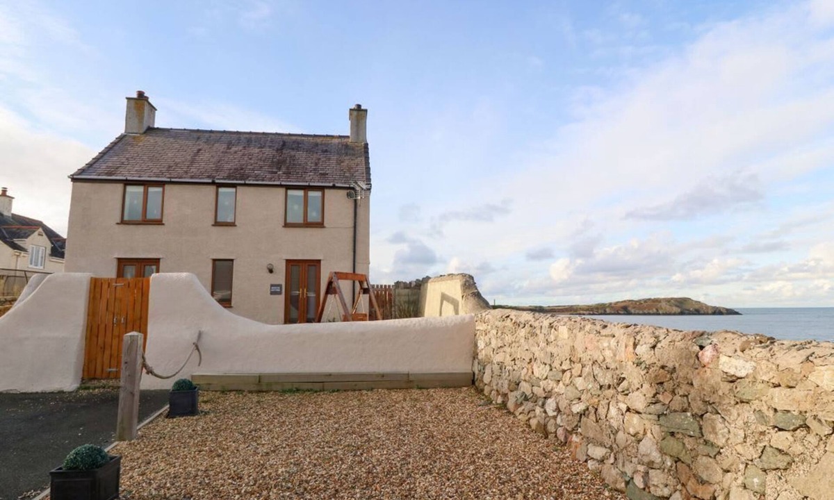 Cemaes Bay Cottage | Beacon Cottage, Cemaes Bay