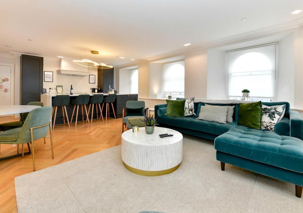 Butetown Apartment | Beautiful 2 Bed Apartment with Parking in the Bay - Pass the Keys