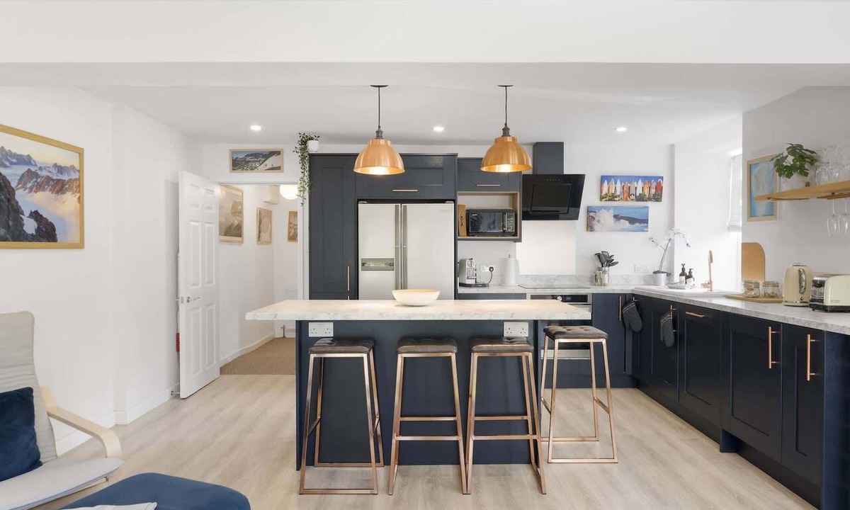 Exeter Apartment | Beautiful Apartment with Parking, Central Exeter