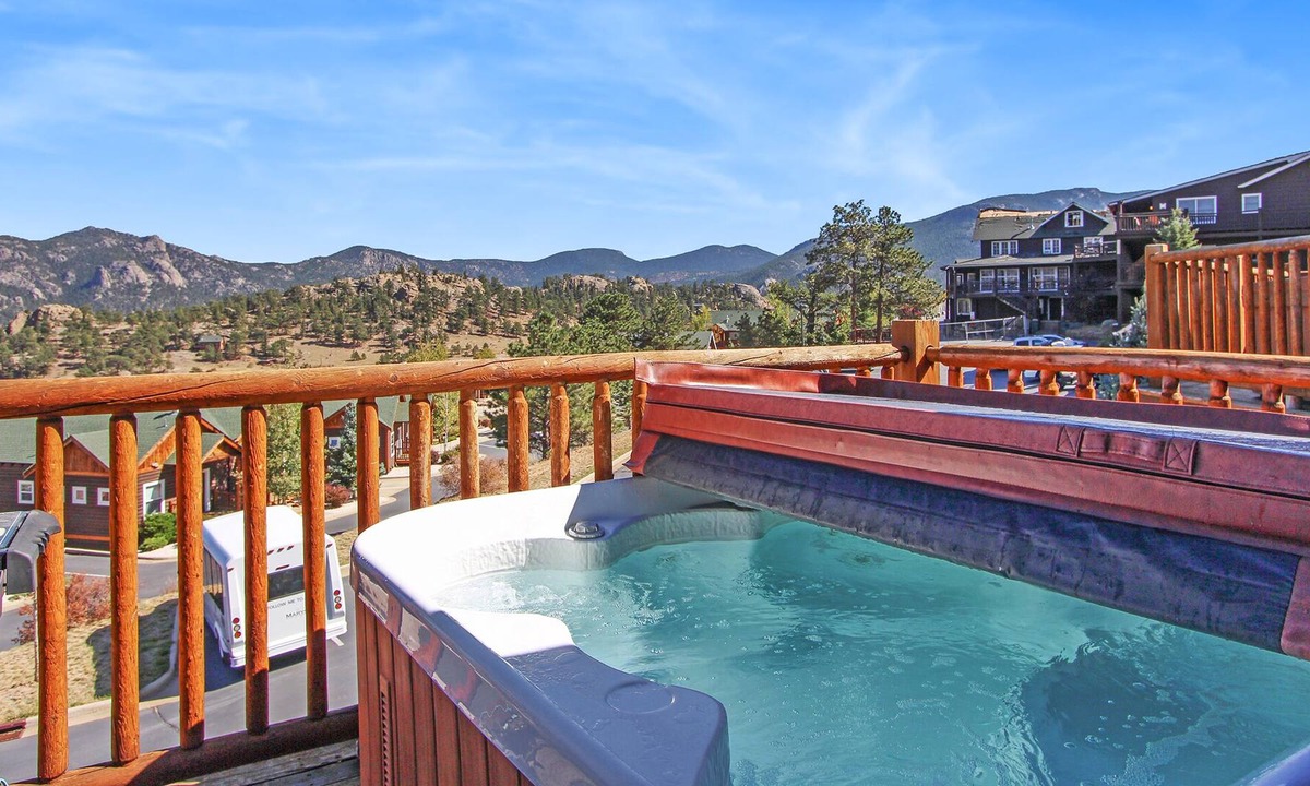 Estes Park Condo | Beaver Mountain 20A - 2 Br Condo with Private Hot Tub - Mountain Views