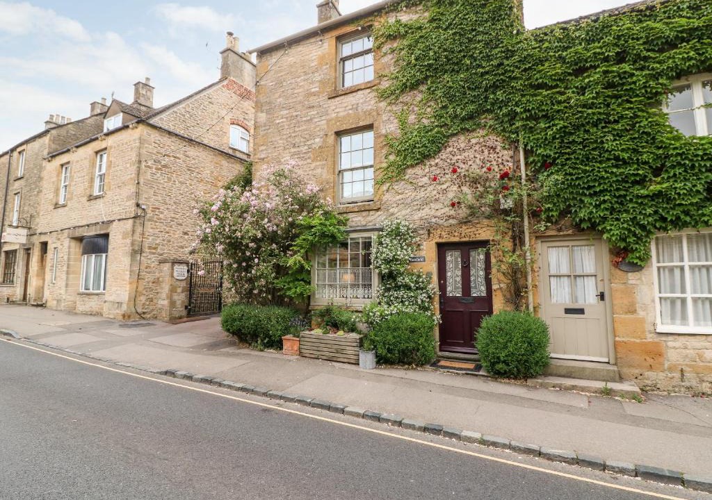 Stow-on-the-Wold House | Benfield