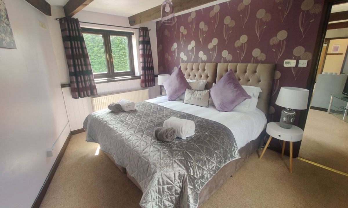 Colchester Apartment | Birds Farm