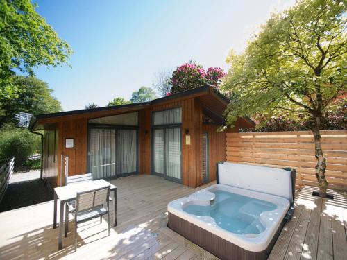 Birnam Cabin | Boutique Spa Lodge 1