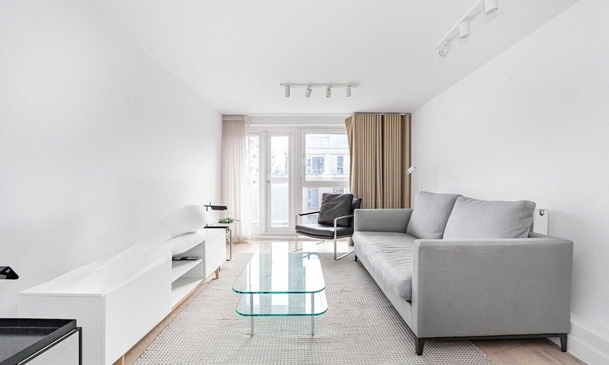 Belgravia Apartment | Bright 2-Bed, 2-Bath with Balcony