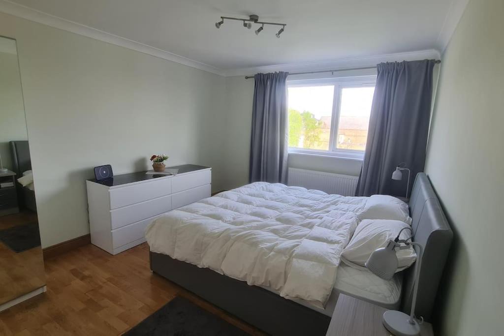 North Finchley Apartment | Bright & Lovely & apartment