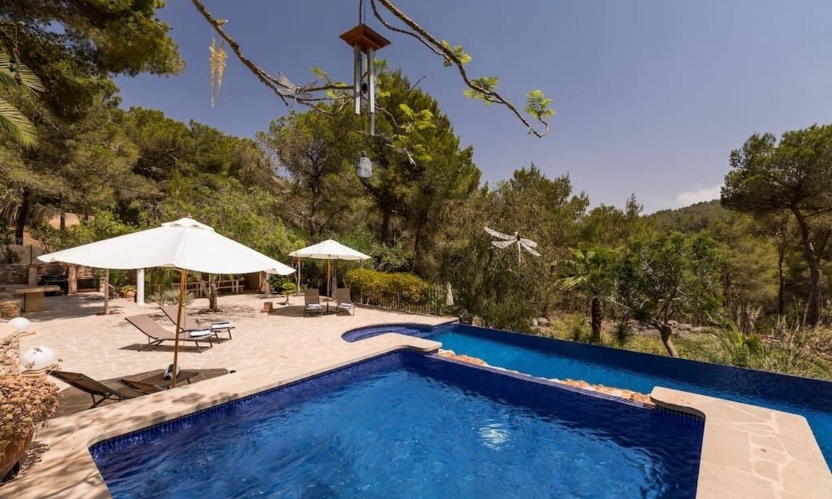 Sant Josep de sa Talaia Villa | Can Vishnu: Secluded villa in private grounds w AC