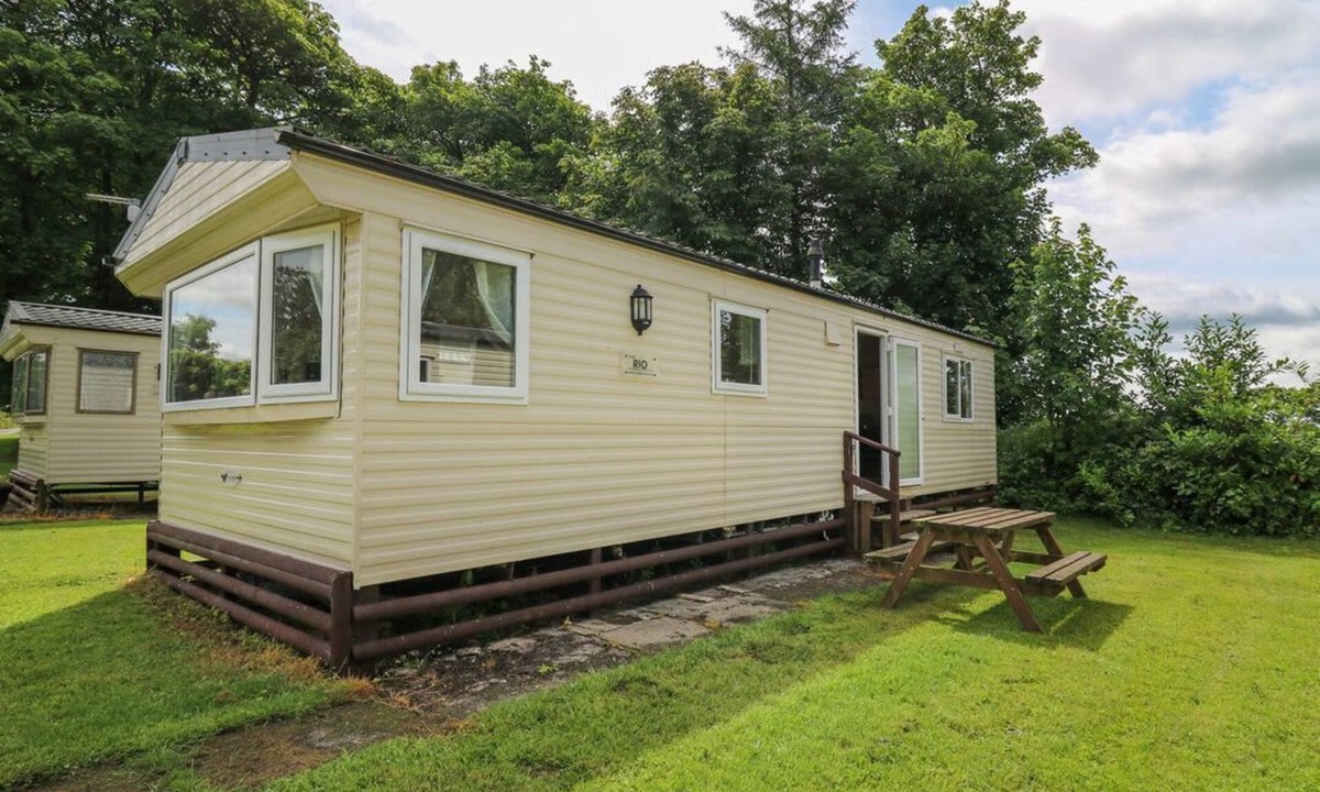Stepaside House | Caravan 2 at Blackmoor Farm near tenby, Tenby