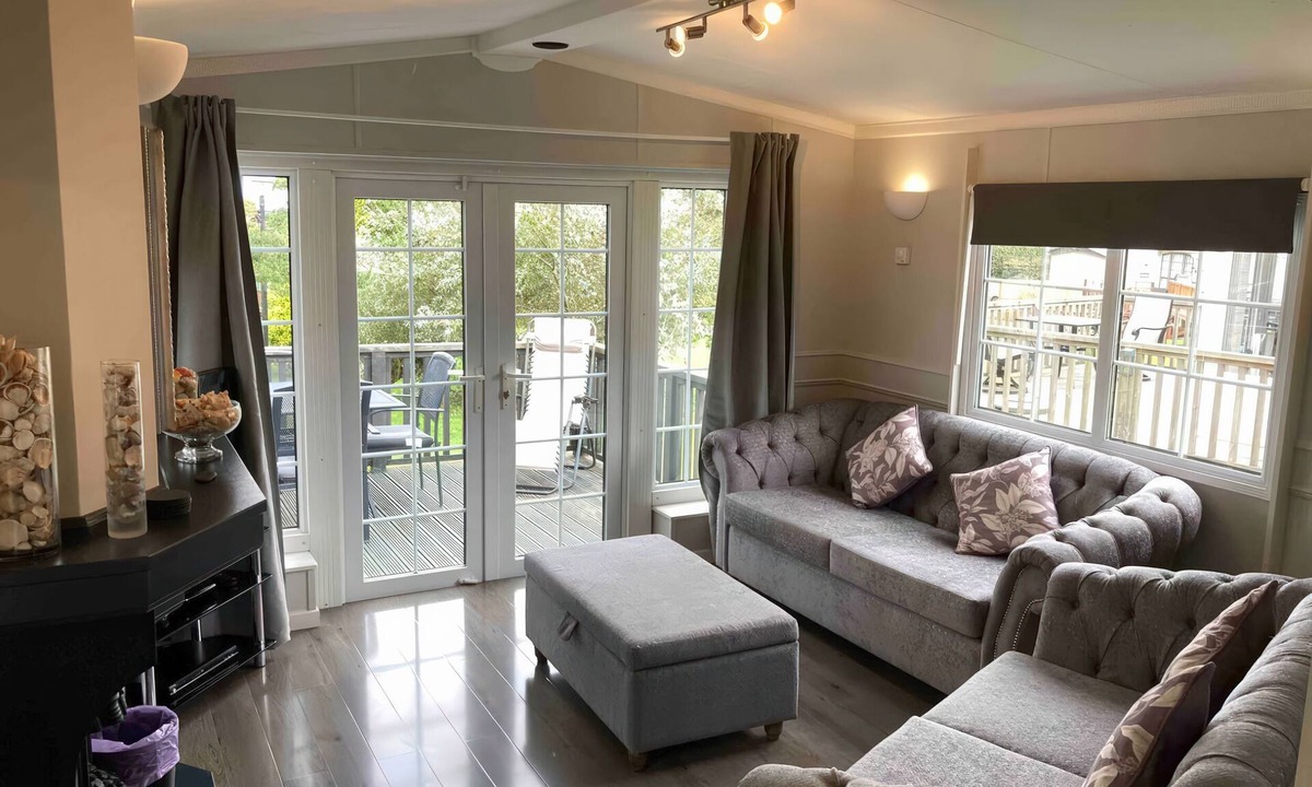 Dinas Cross Cottage | Caravan 38