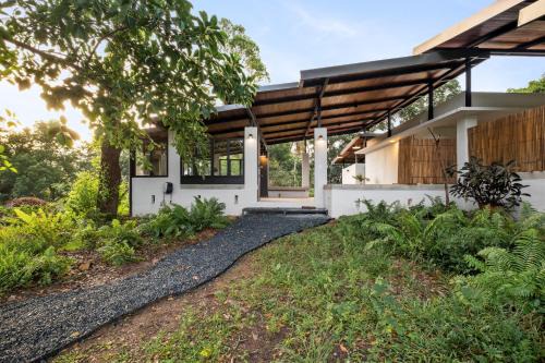 Ciales House | Casa Algarrobo relaxing farm stay in Puerto Rico