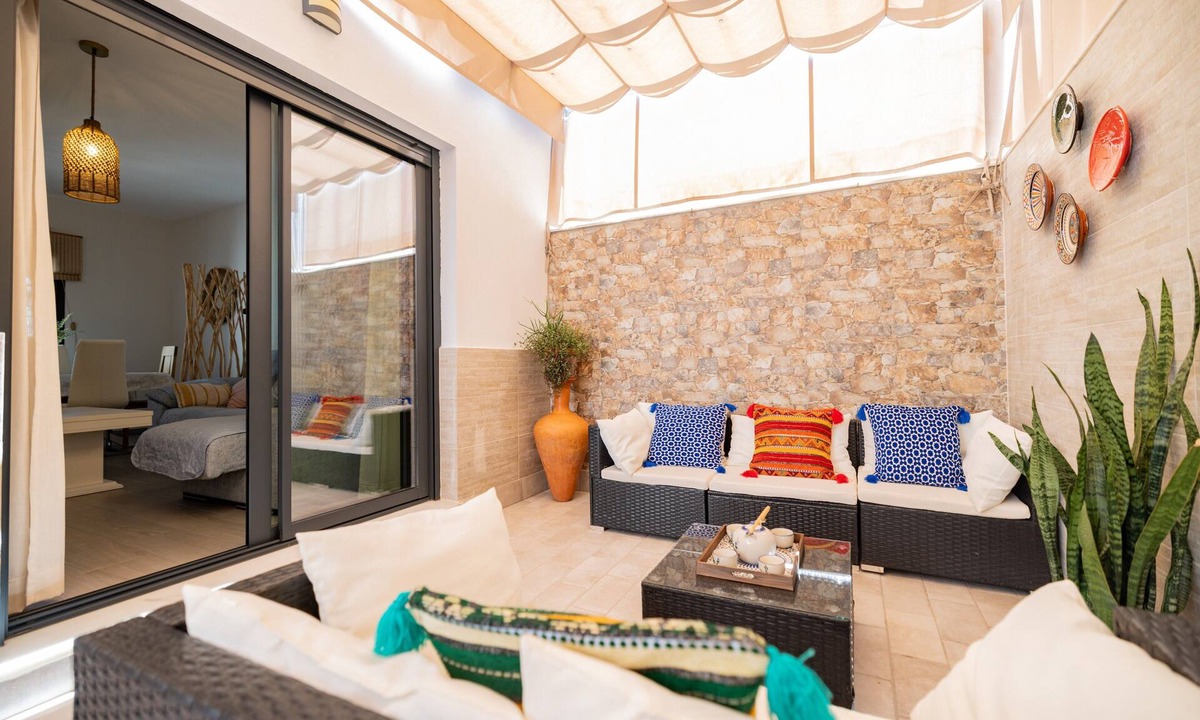 La Rinconada House | Casa Flor del Rocío – Seville – 4 Bedrooms for 8 – AC Throughout – Terrace & Parking