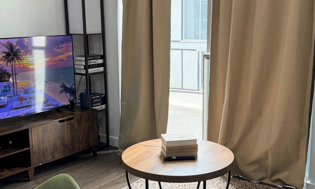Birmingham City Centre Apartment | Central 1-Bed Apt, Sleeps 2 w/Underground Parking