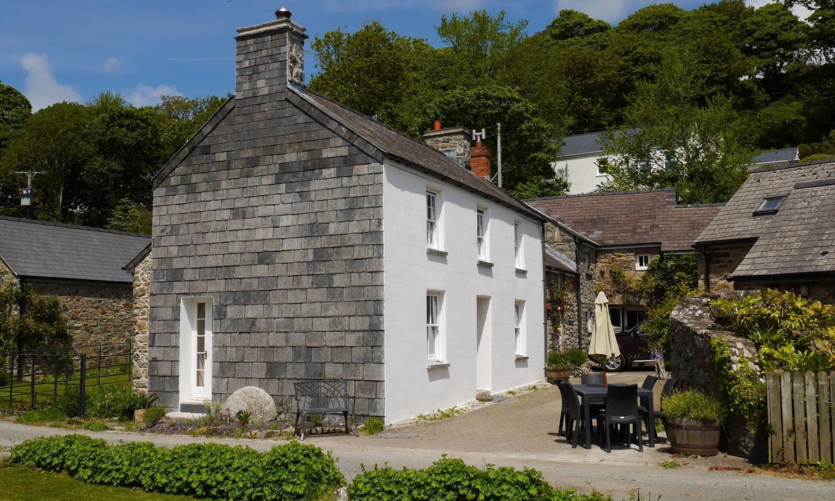 St Brides House | Characterful and comfortable accommodation in a peaceful hamlet, close to Solva