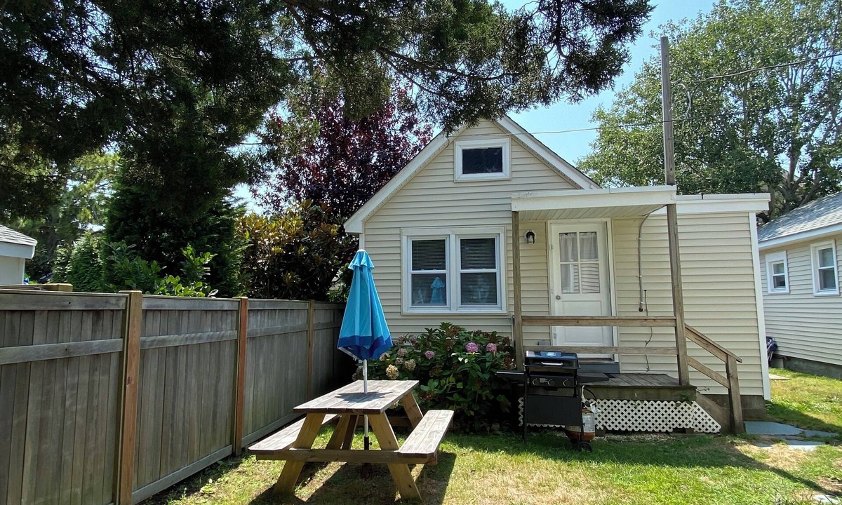 Beach Haven Cottage | Charming 2-bedroom cottage in delightful Beach Haven