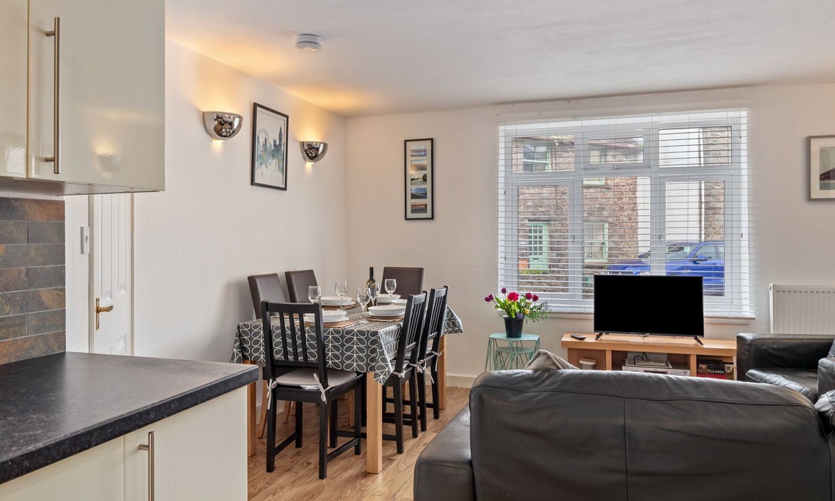 Laugharne Cottage | Charming 3‑Bed Cottage in Historic Laugharne