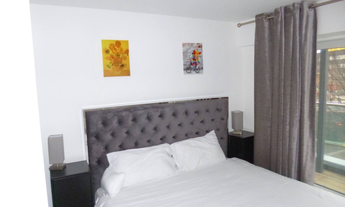 Whittington Apartment | Charming apartment located near central London.