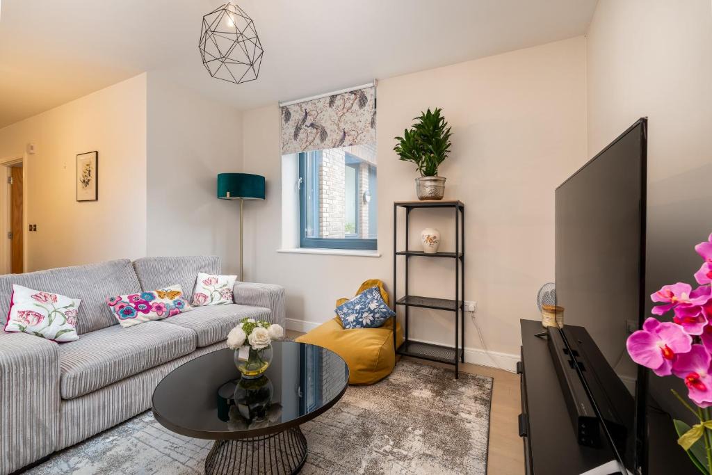 Bushey Apartment | Charming Comfortable Flat - PassTheKeys