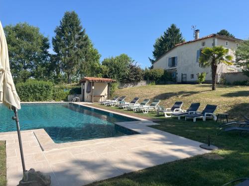 Brossac House | Chez Sarrazin