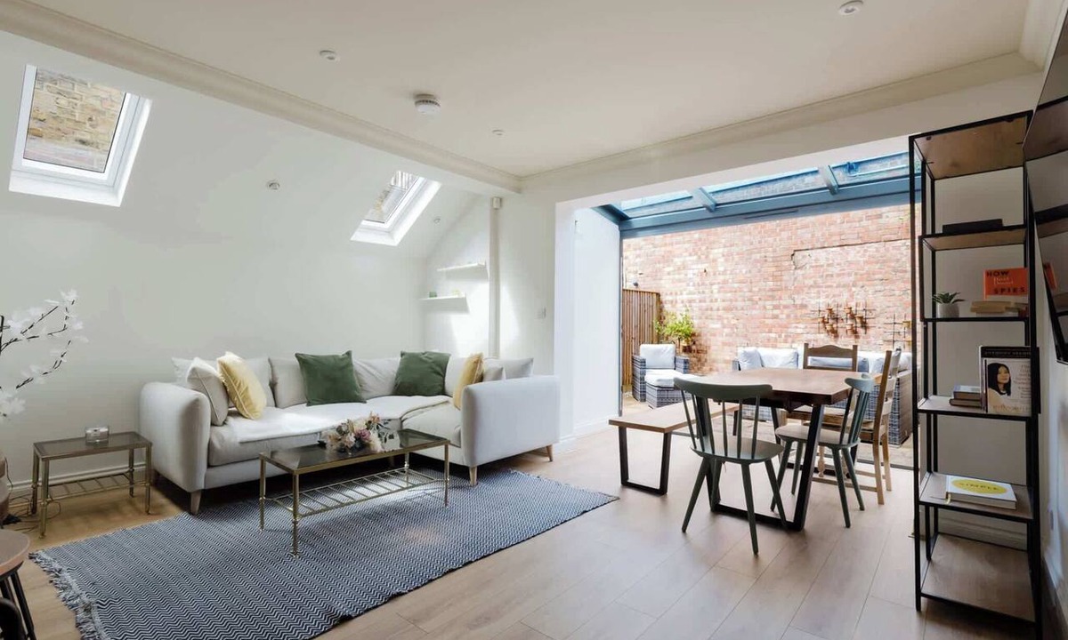 Sands End Apartment | Chic 2BDR Flat in Fulham with Patio