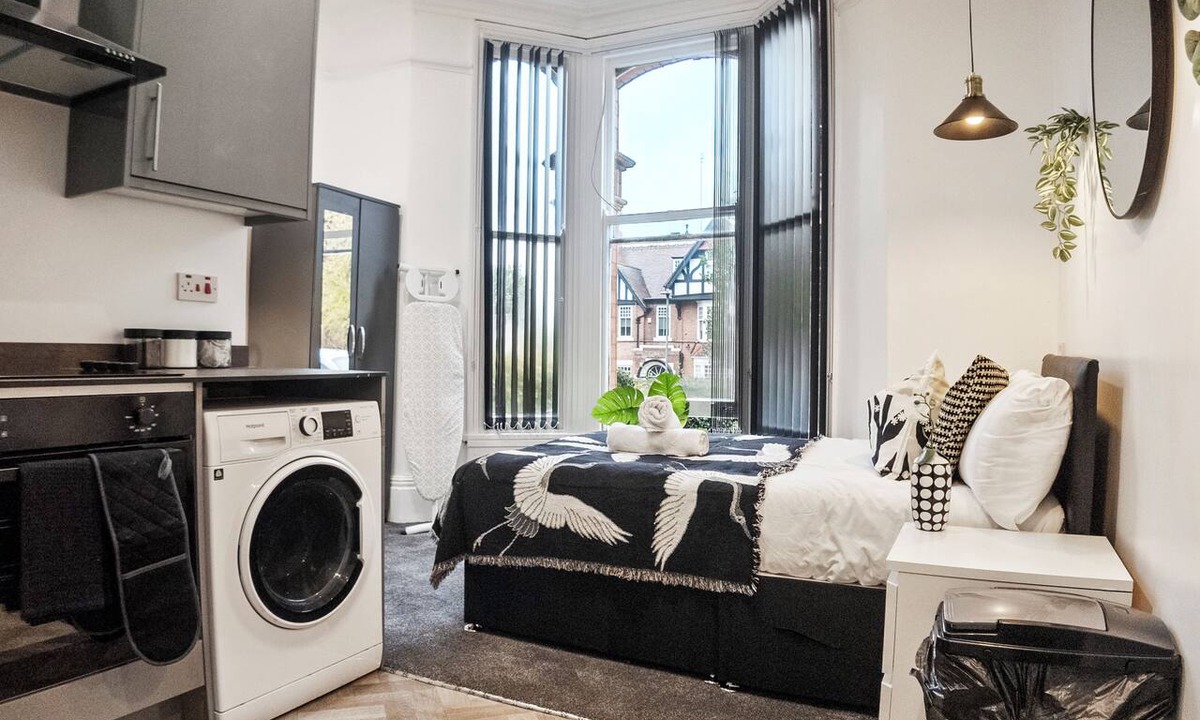 Edgbaston Apartment | Chic & Cosy Studio | Stylish New Build in Birmingham