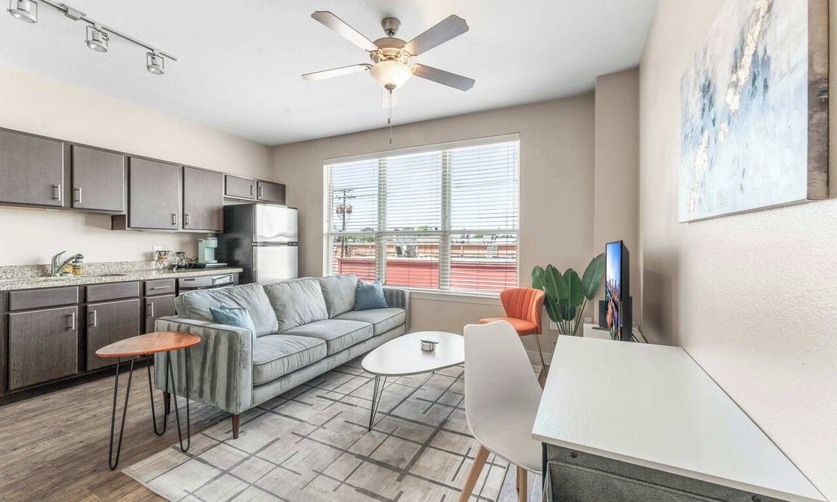 South Congress Apartment | Chic SoCo 1BR King Suite w/GymPickleballLaundry