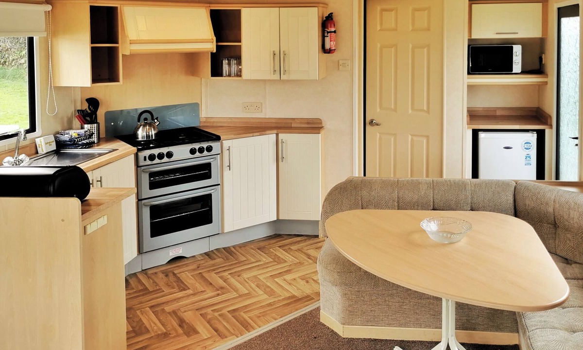 Ludchurch House | Comfortable and spacious 12ft-wide caravan with one double and one twin.