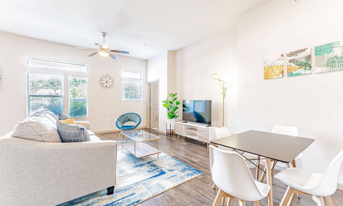 Montopolis Apartment | Comfy 2BR king suite, fast WiFi, 8 min to Downtown