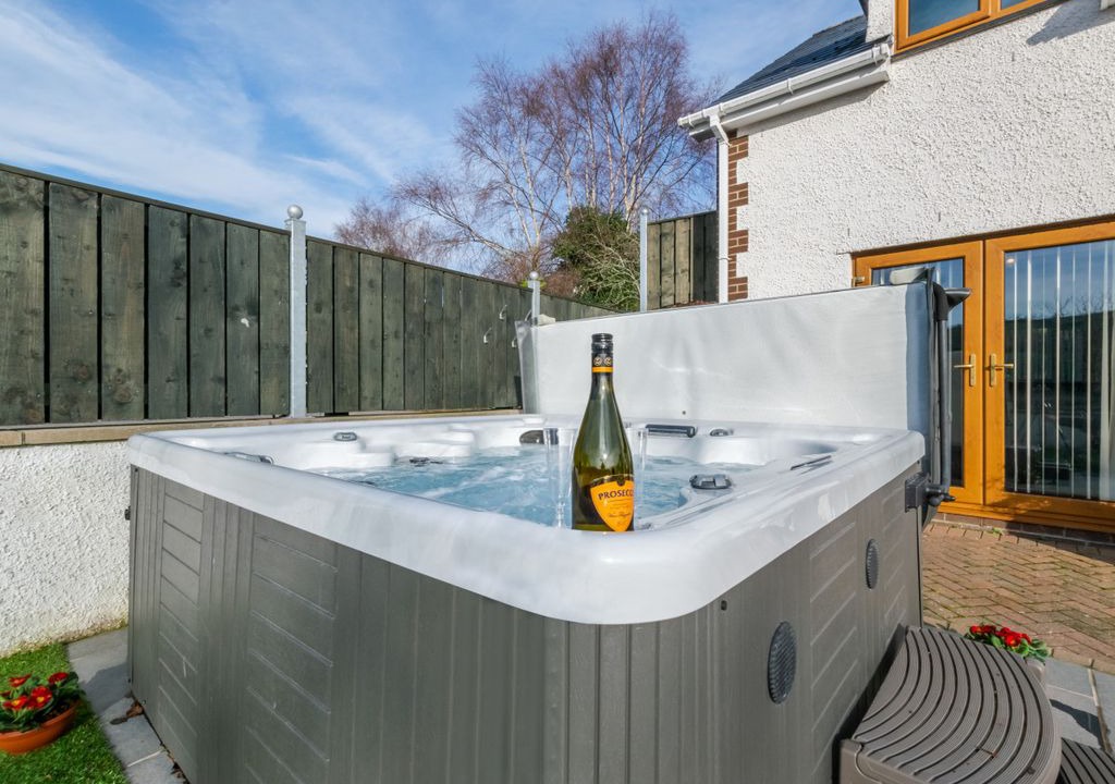 Llanfarian House | Corlan Aber - Four Bedroom House, Sleeps 9