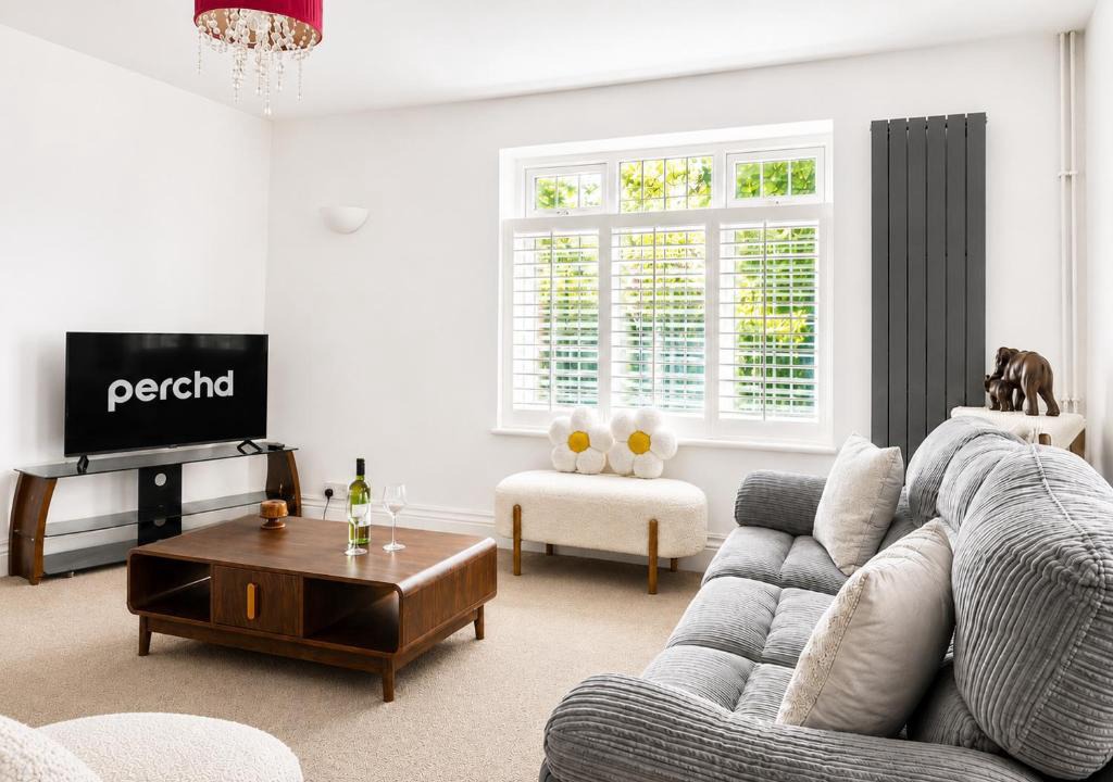 Stuppington House | Cosy Modern 3BR House Pet Friendly, Free Parking