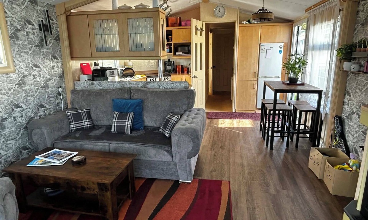 Stranraer House | Cozy 2-Bedroom Mobile Home in Kirkcolm with Sea Views