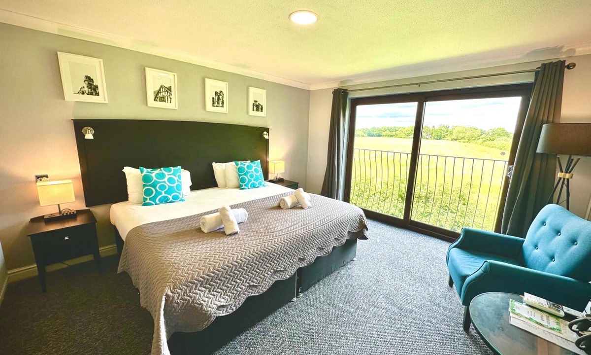Hanmer Hotel | Dancenter Birmingham Airport Near Nec