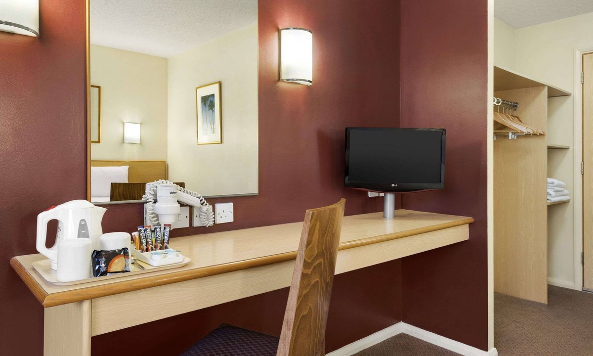 Chesterton Green Hotel | Days Inn by Wyndham Warwick South M40