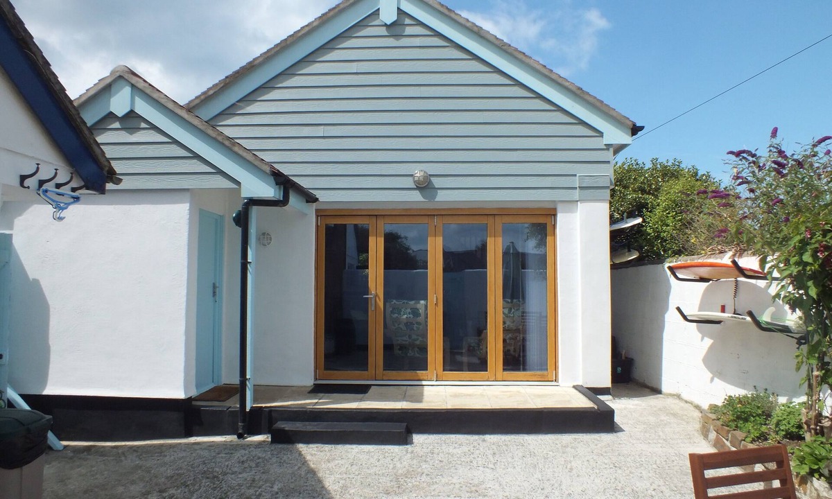 Widemouth Bay House | Delightful retreat, 3 mins walk to Widemouth Bay blue flag beaches & coast path