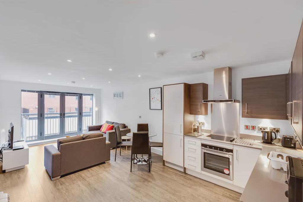 Birmingham City Centre Apartment | Deluxe Two Bedroom Apartment Jewellery Quarter