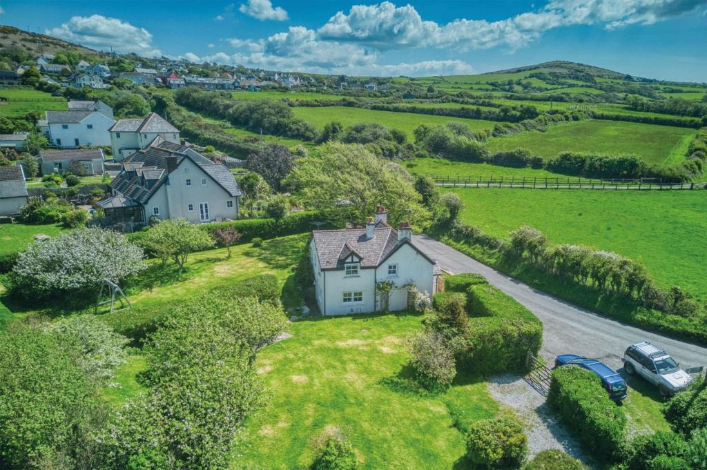 Llangennith House | Dollars Cottage - 4 Bedroom Cottage - Llangennith