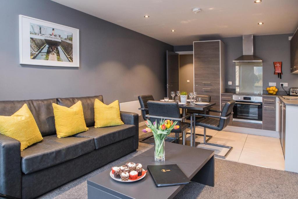 Queens Quarter Apartment | Dream Apartments St Thomas Hall