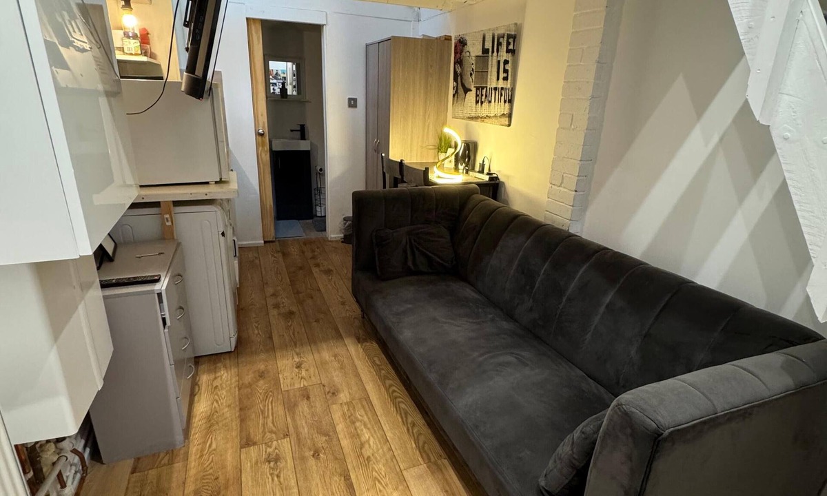Tea Green House | Duplex apartment 3 Minute drive to Luton Airport