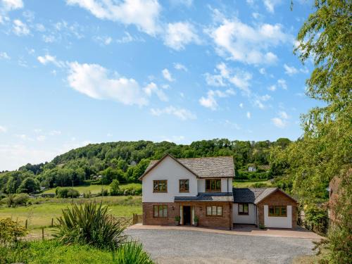 Llandre House | Dyffryn Cain