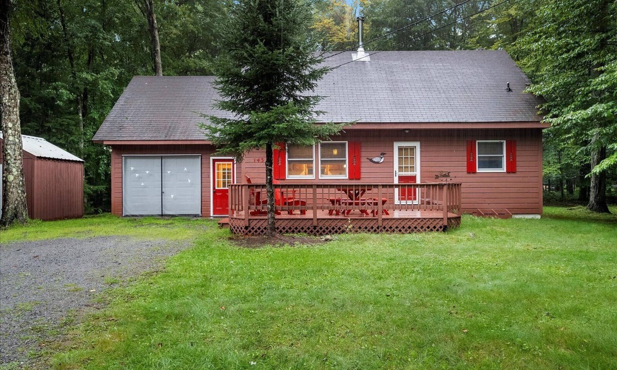 Town of Webb House | Eagle Bay ADK Lake House Vacation