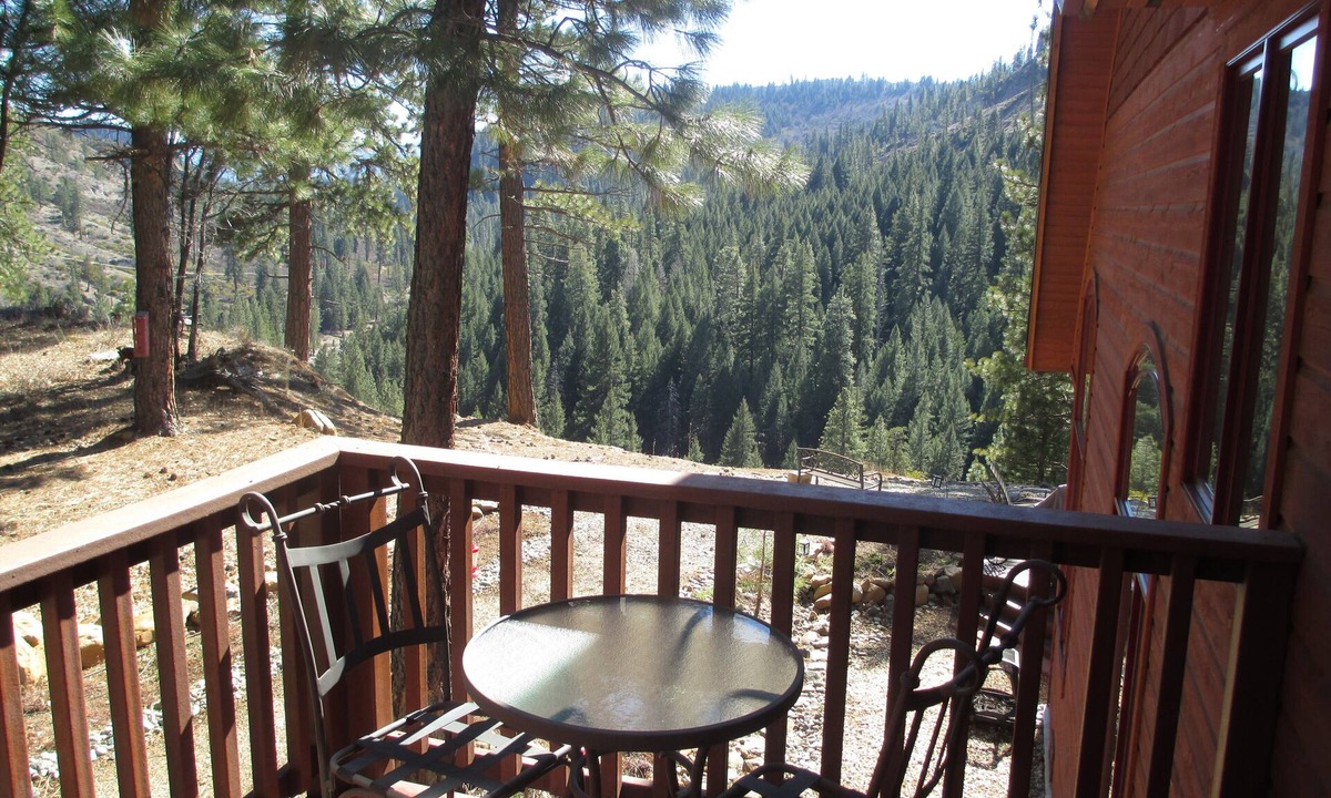 Blairsden-Graeagle Apartment | Eagle eye views of the Feather River canyon and mountains surrounded by forest