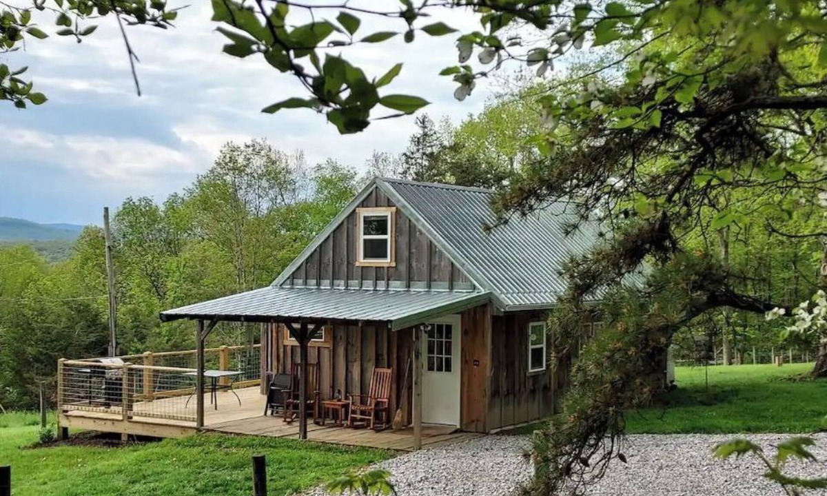 Harper Cabin | Ebenezer Cabin - Hot Tub - Fire Pit - BBQ - Views