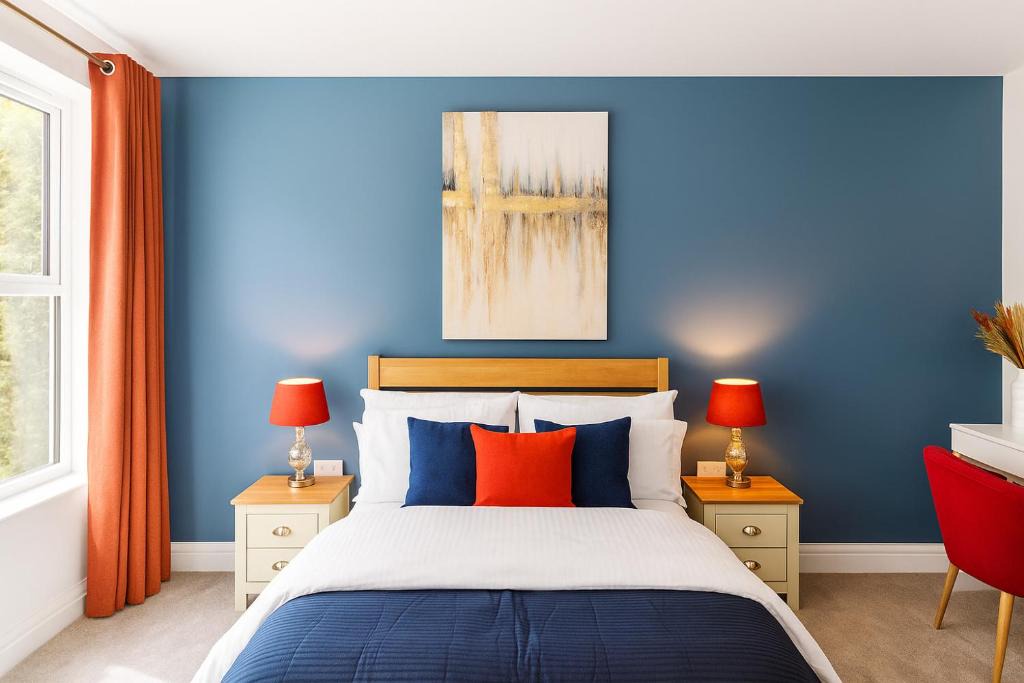 Eton Apartment | Elegant Windsor Flat - Short Walk to Windsor Castle, River Thames & Train Station