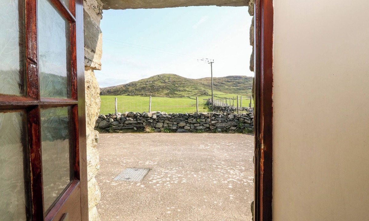 Garndolbenmaen Cottage | Ereiniog