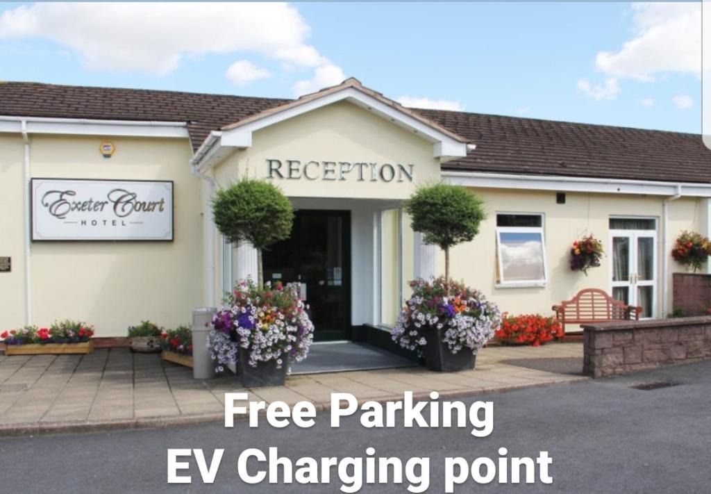Kennford Hotel | Exeter Court Hotel