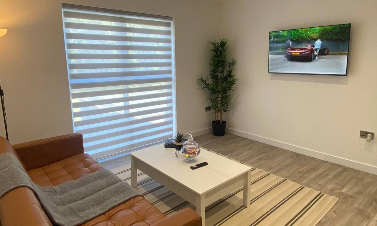 Roath Apartment | Exquisite 2 bedroom apartment in City centre - parking available