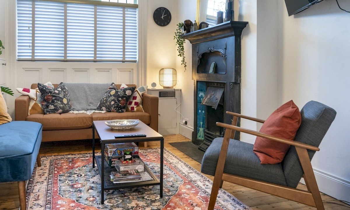 Belfast City Centre House | Exquisite 3 Floor Townhouse Perfect Location - Pass the Keys