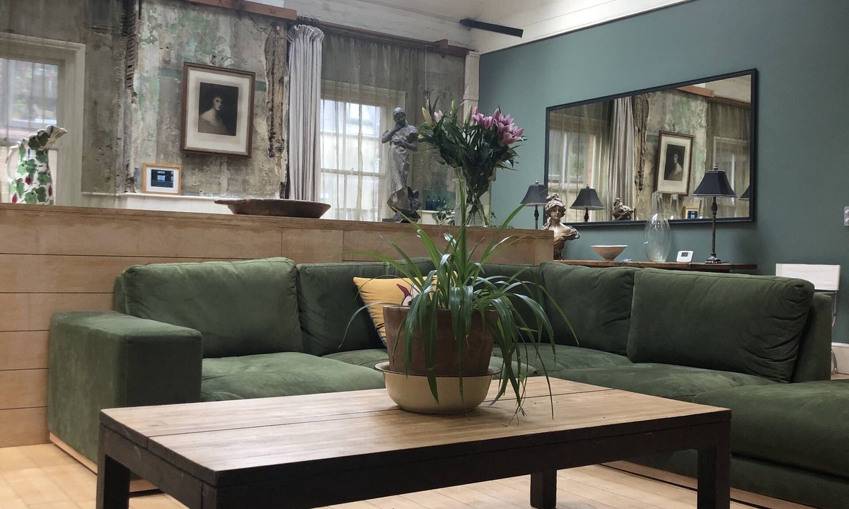 Hastings Apartment | Extremely spacious loft located in the vibrant America Ground close to the beach