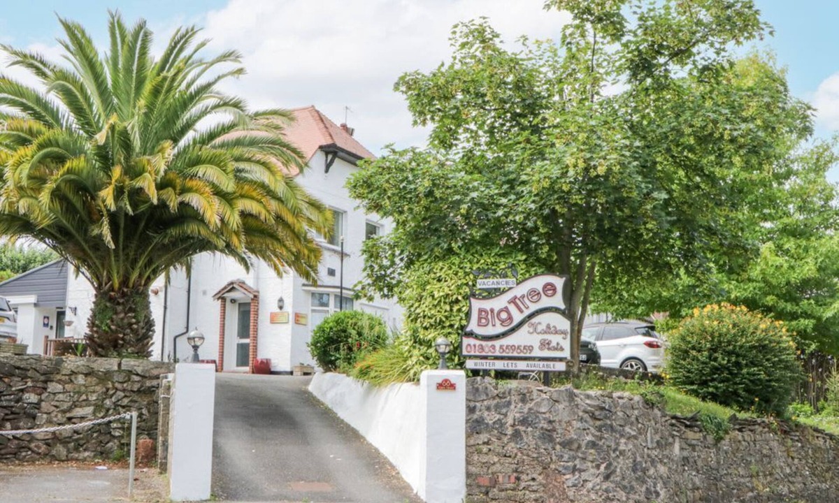 St. Michaels House | Flat 1, Big Tree Holiday Flats, Paignton