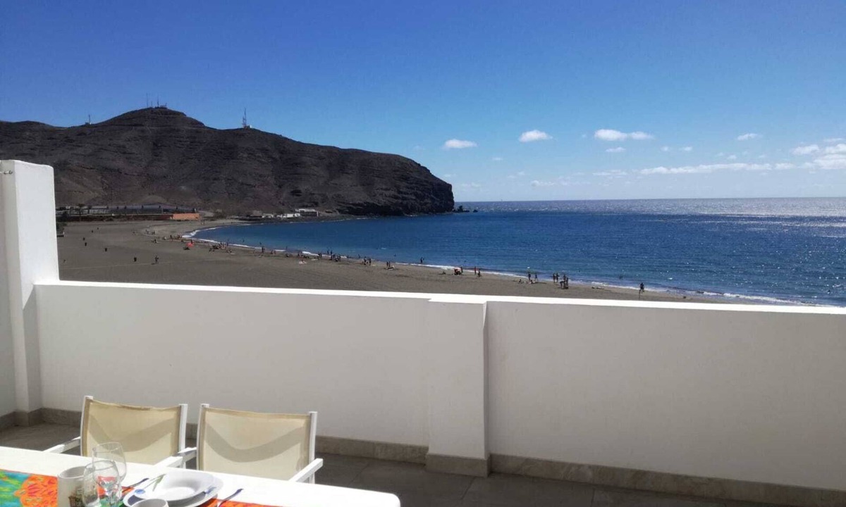 Gran Tarajal Apartment | Front line beach penthouse with spectacular views