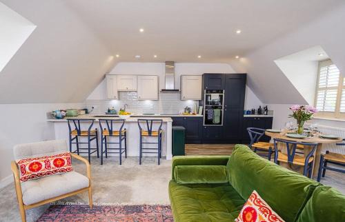 Woodbridge House | Gad About
